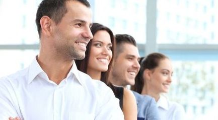 BEC商務(wù)英語(yǔ)培訓(xùn)班費(fèi)用解析與攝影擴(kuò)印服務(wù)對(duì)比